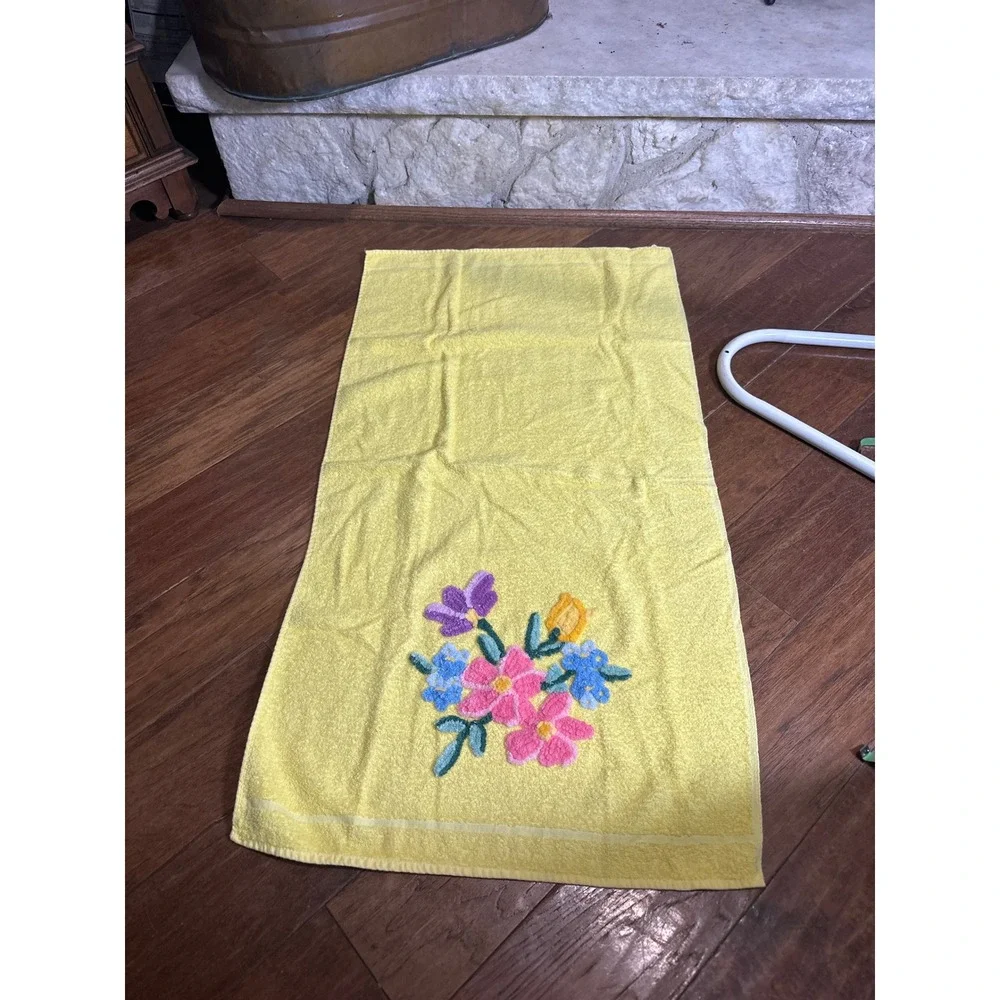 Cannon Yellow Embroidered Floral Bath Towel Set Vintage‎ Home Decor